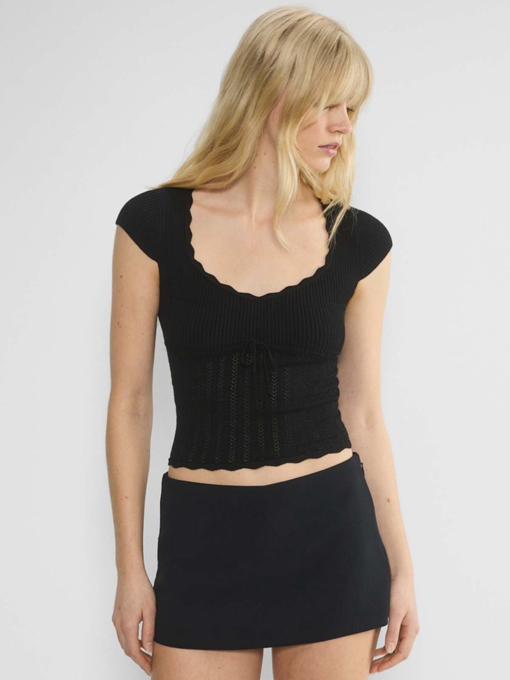 Aritzia Wilfred Black Scallop-Edge Ribbed Knit Top